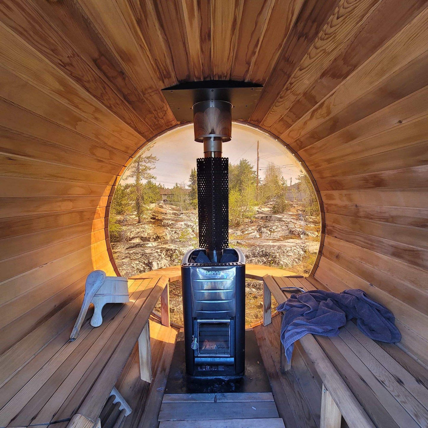 Traditional Panoramic Barrel Sauna (Asphalt shingles)